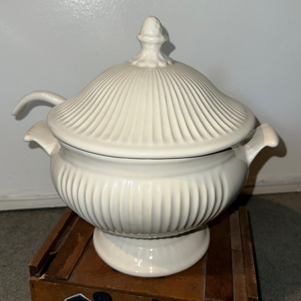 California Pottery Vintage Soup Tureen, Ladle USA 196C Creamy White